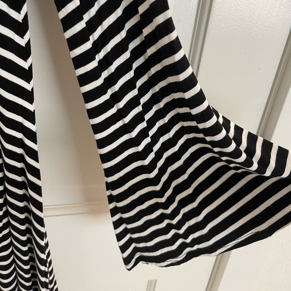 Boutique off the shoulder mini bell sleeve dress. - Picture 3 of 3